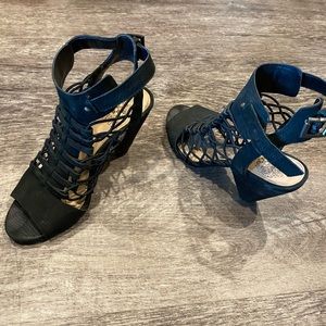 Vince Camuto heals